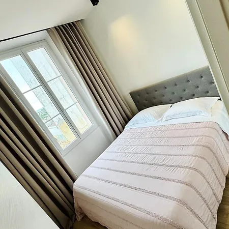 Cozy Croisette Retreat Apartment