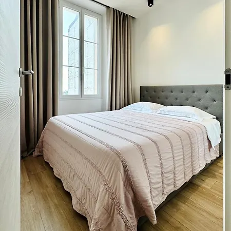 Cozy Croisette Retreat *